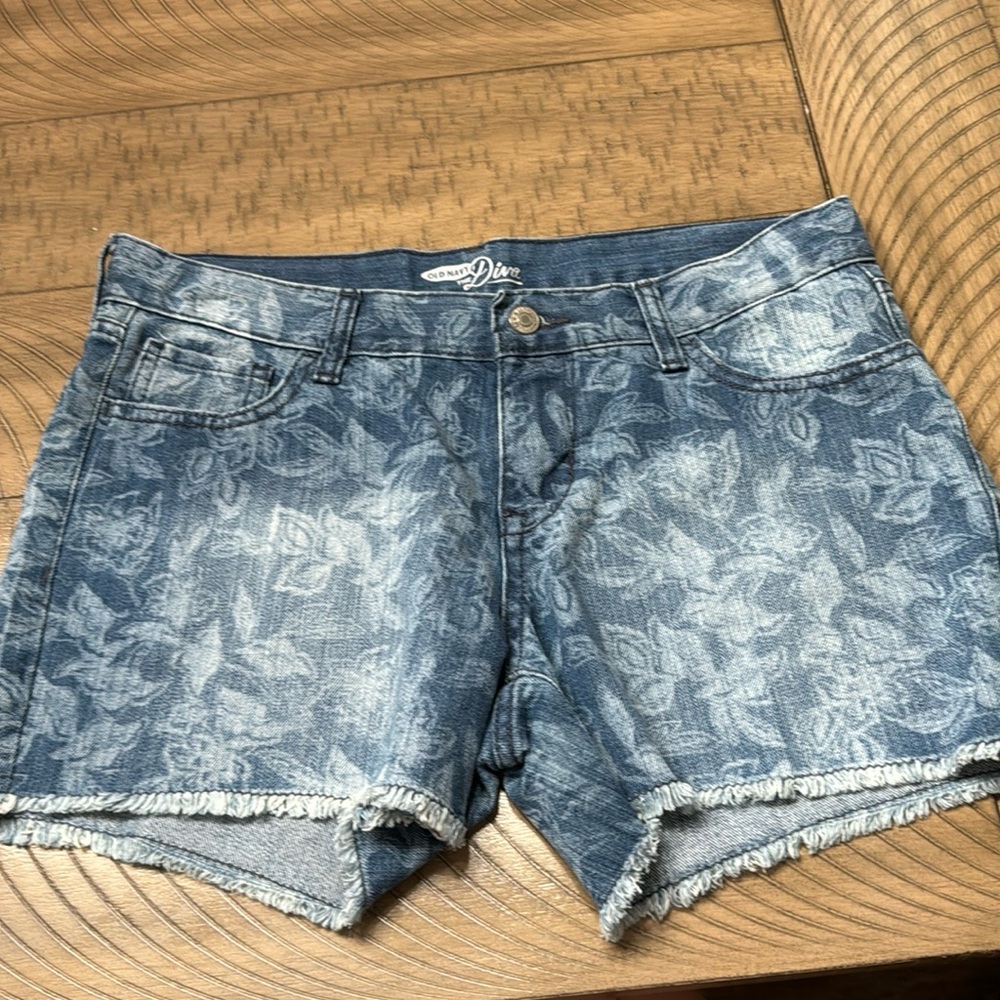 Old Navy flower pattern shorts